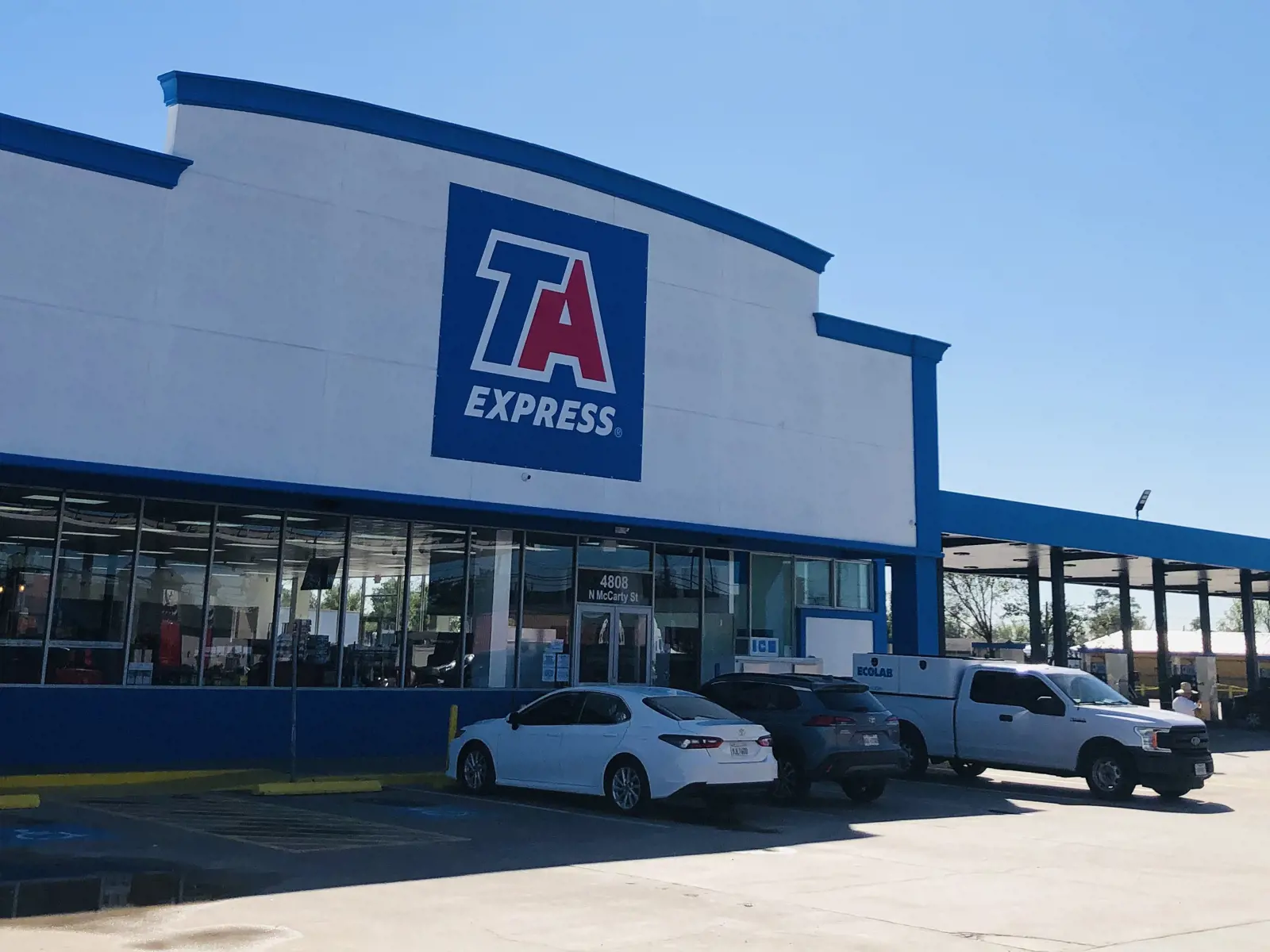 Texas TA truck stop opens with 70 truck parking spaces