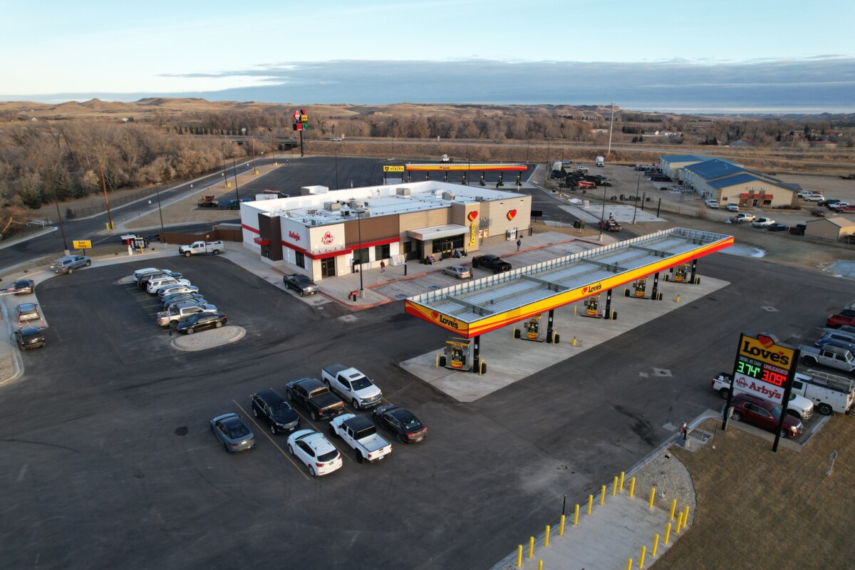 Love’s opens truck stops in Alabama and Wyoming, adding 146 truck parking spaces to network