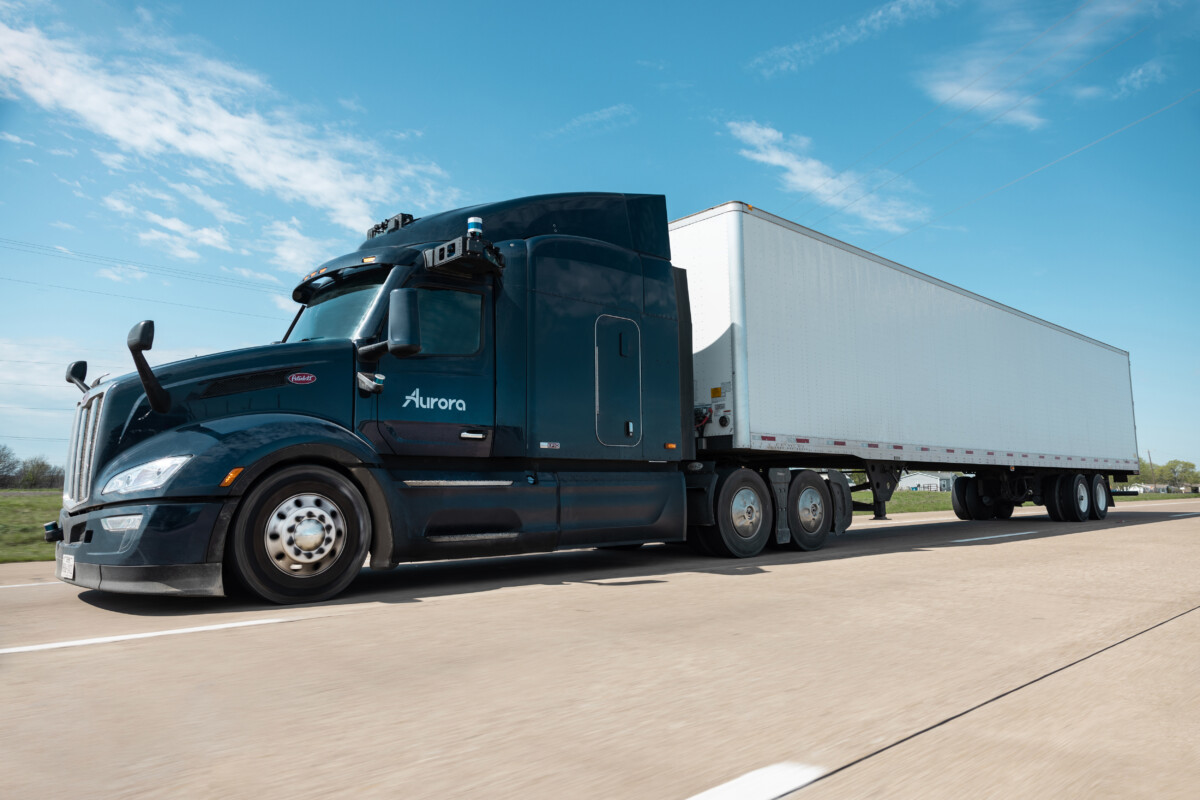 FMCSA says no to driverless trucking companies who wanted exemption from reflective triangles rule for stopped CMVs