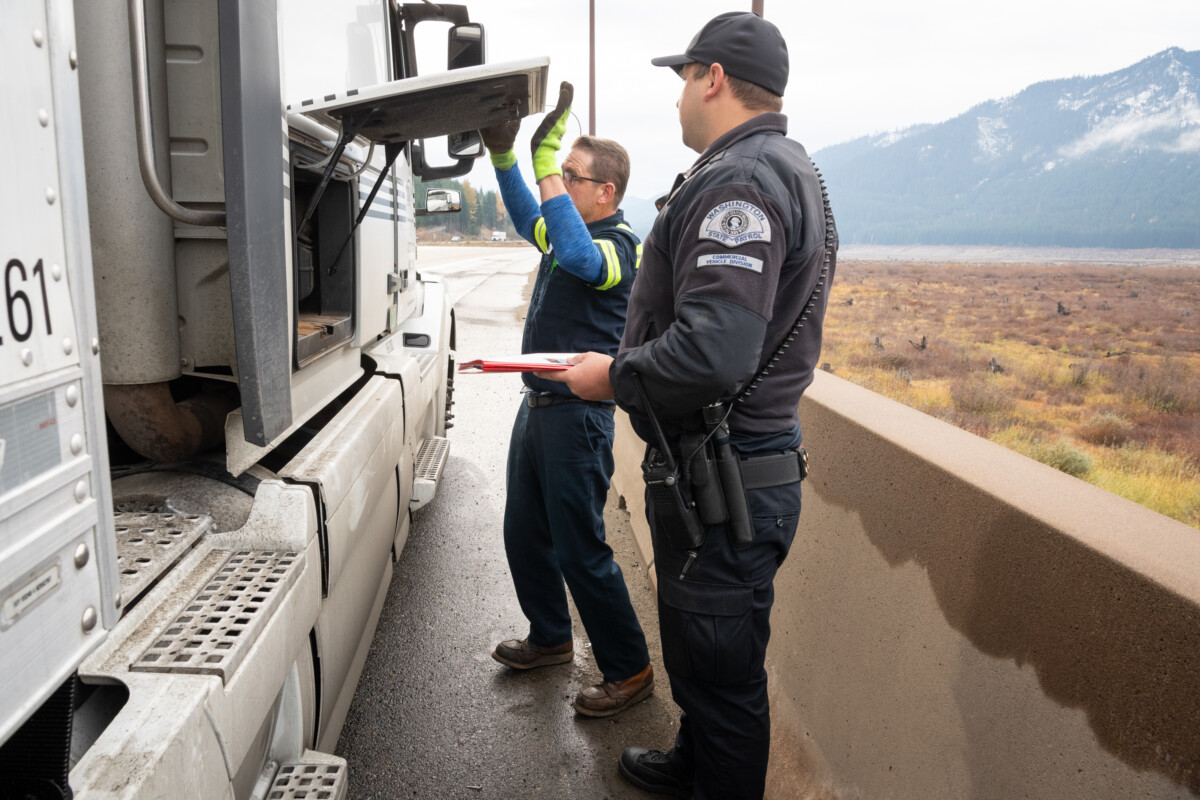 Dozens of truckers face $500 fines for failing chain checks on Snoqualmie Pass