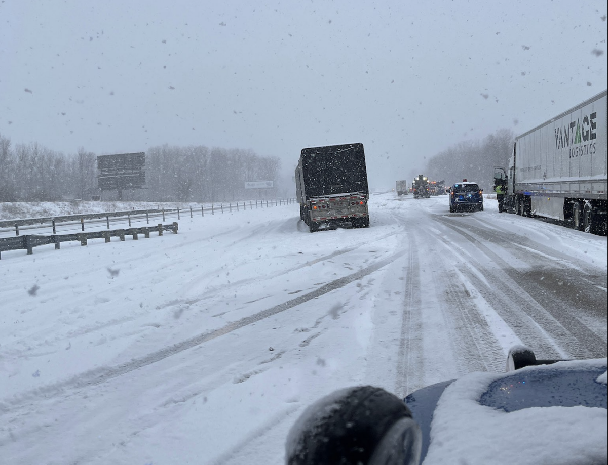 Seventeen vehicle pileup shuts down Michigan interstate