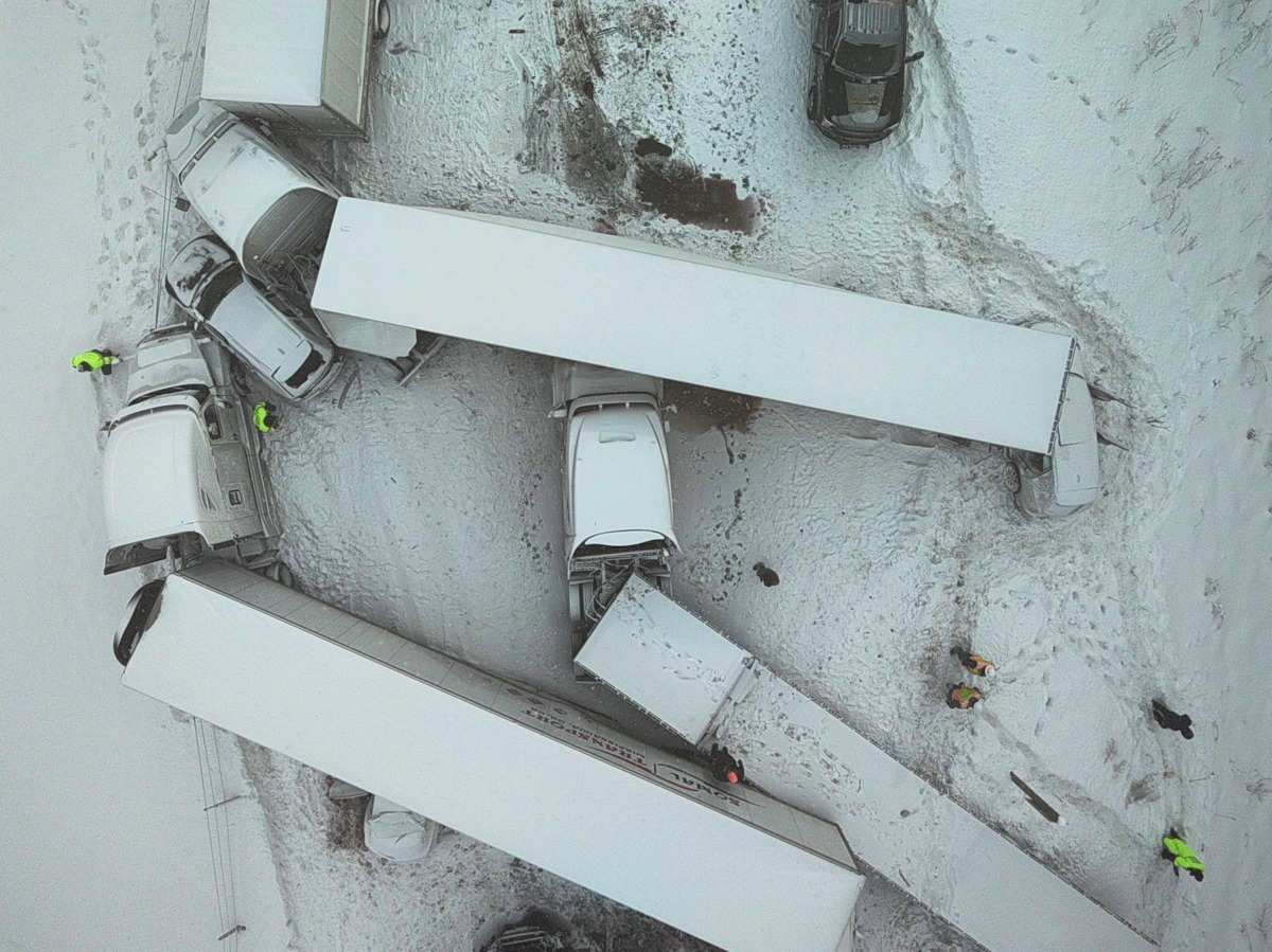 Sixteen vehicle crash reported on Michigan interstate
