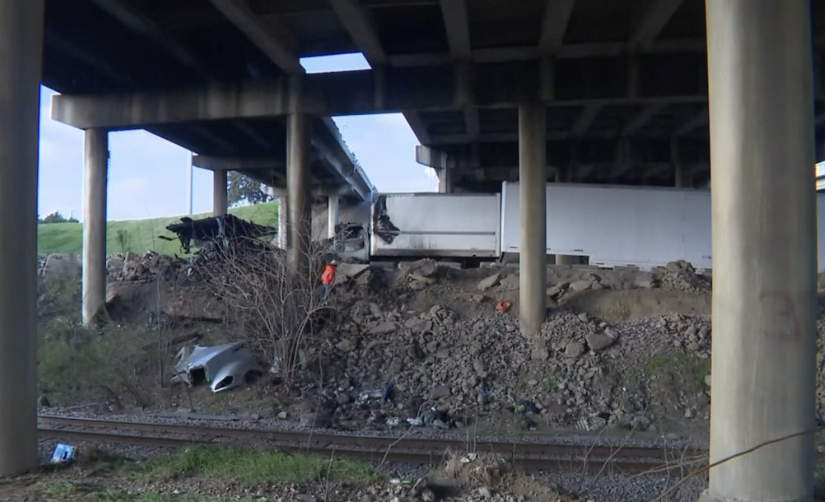 Semi truck crushes second driver after falling off I-20