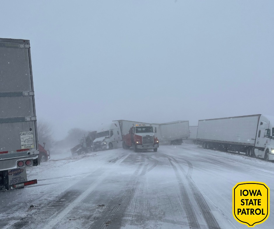 Pileups reported on I-35, I-80, in Iowa amid blizzard conditions