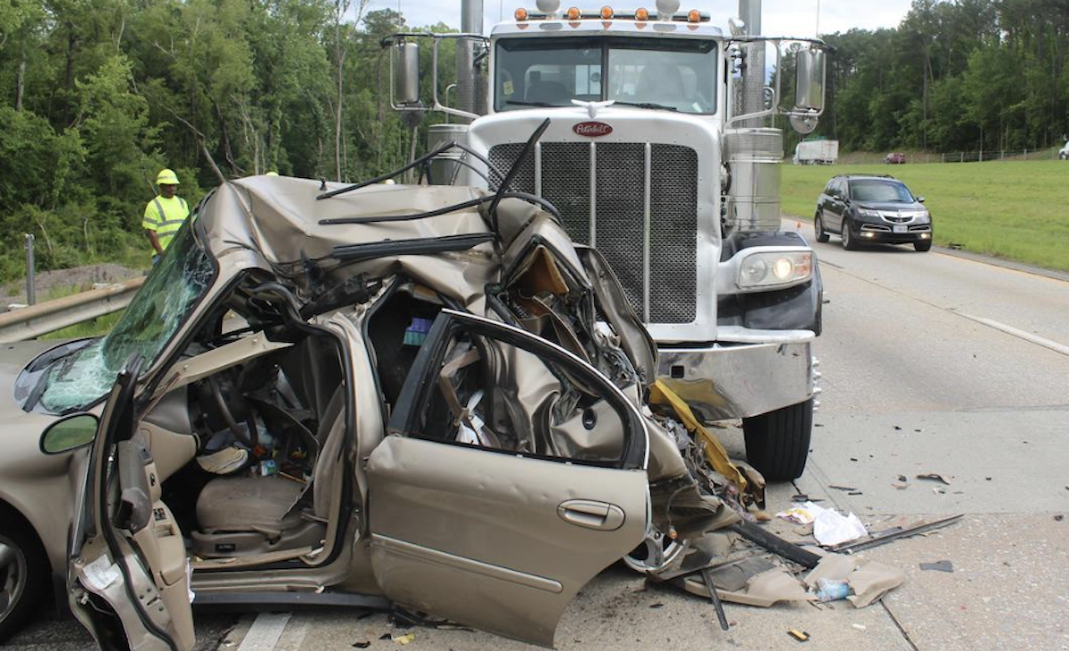 Truck driver distracted while adjusting his radio sentenced to 15 years for fatal crash