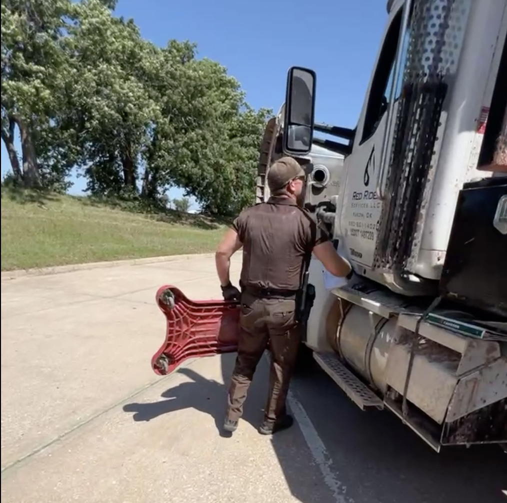 Video shows you what happens during a Level I commercial vehicle inspection in real time