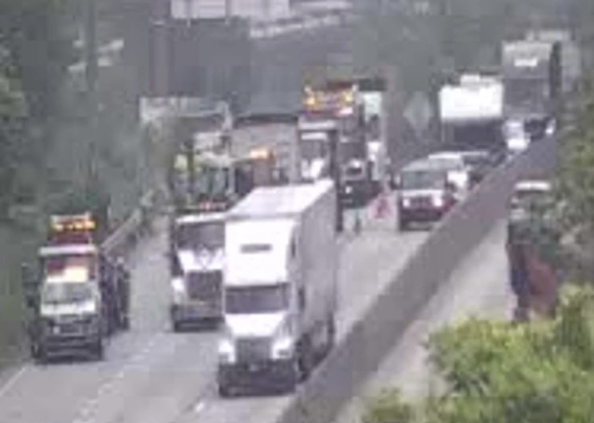 PennDOT planning overhead sign removal after tractor trailer crashes into it