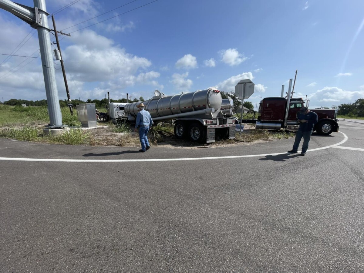 Texas sheriff praises trucker for quick thinking that ‘likely saved others from serious injuries’