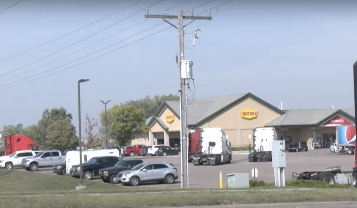 Team drivers suing Denny’s after they were refused service