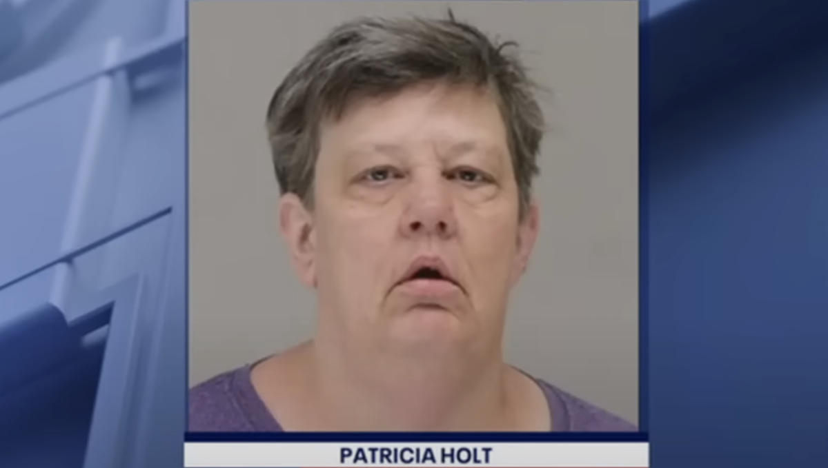 Newly hired driver shoots her manager, accusing him of paying her two years late