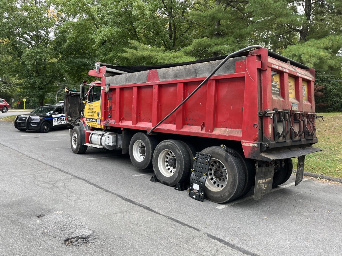 New York cops take commercial vehicle hauling asphalt out-of-service after finding 17 violations