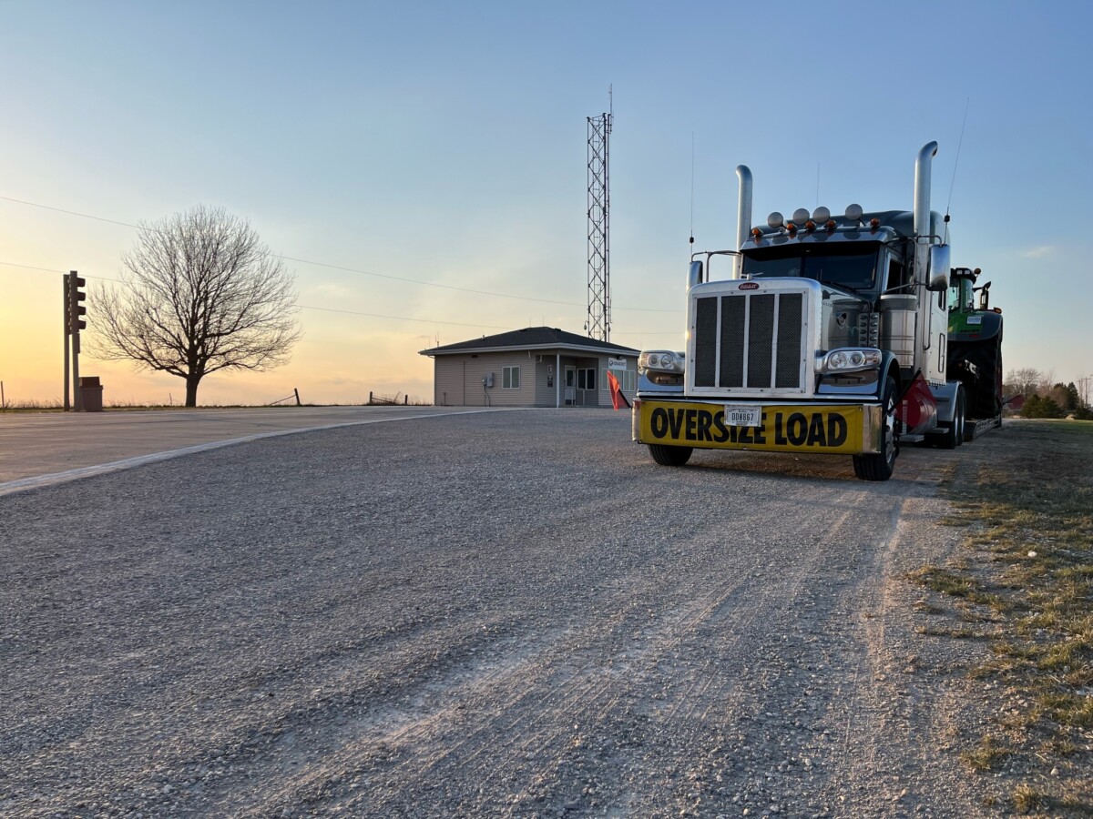 Bill to require weigh stations along interstates to check truckers for English and CDL compliance