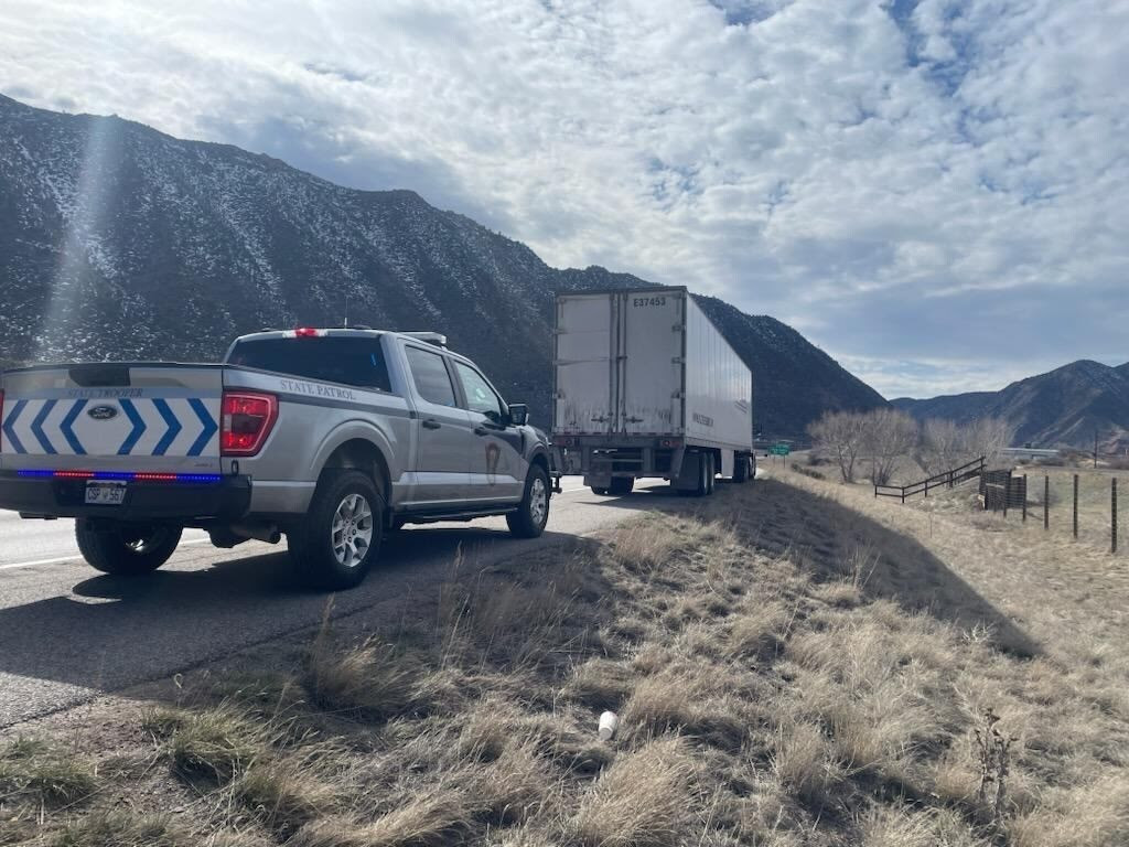 Colorado troopers conduct first commercial vehicle chain check operation of the season