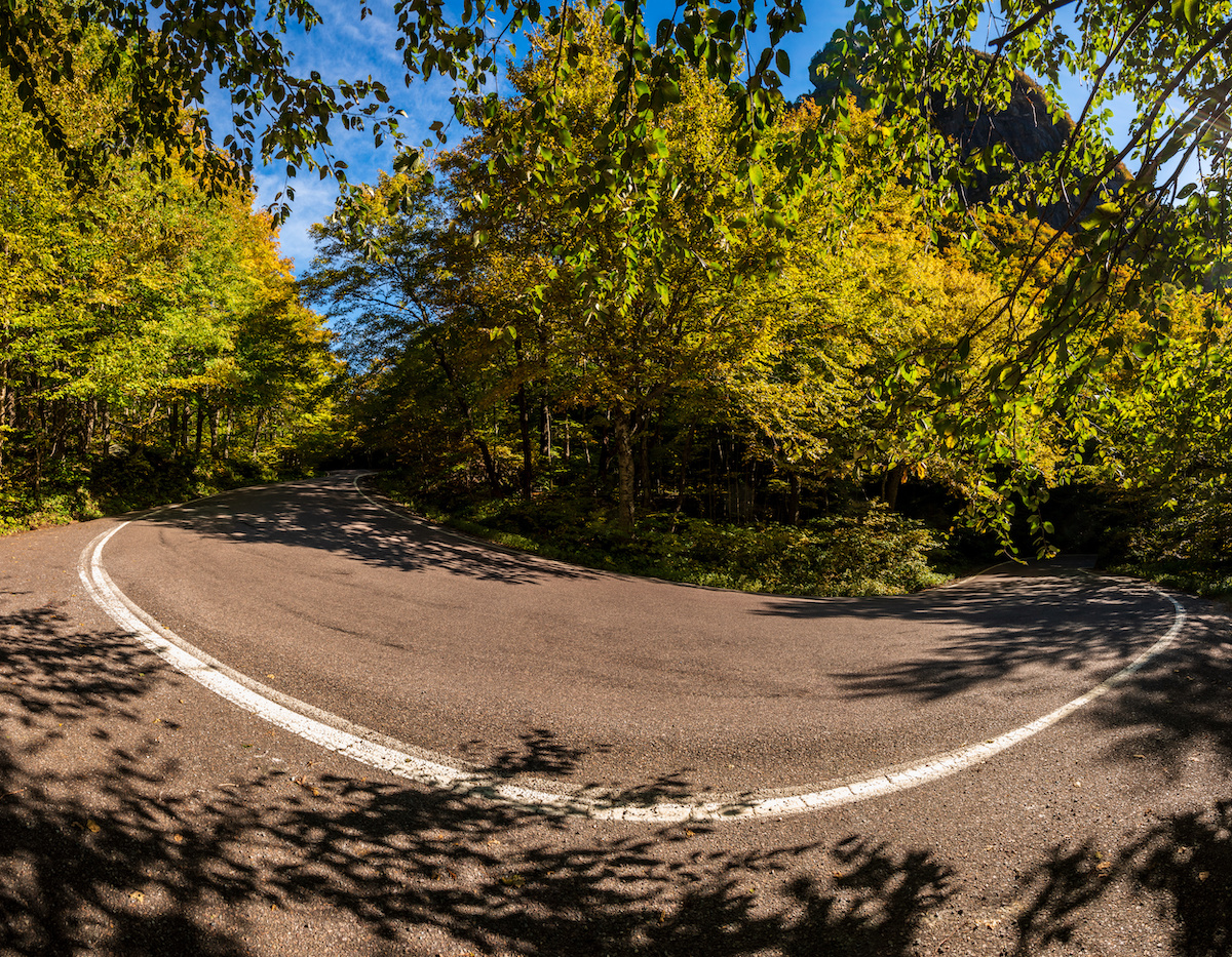 Driver fined over $2000 after getting stuck on Smugglers Notch