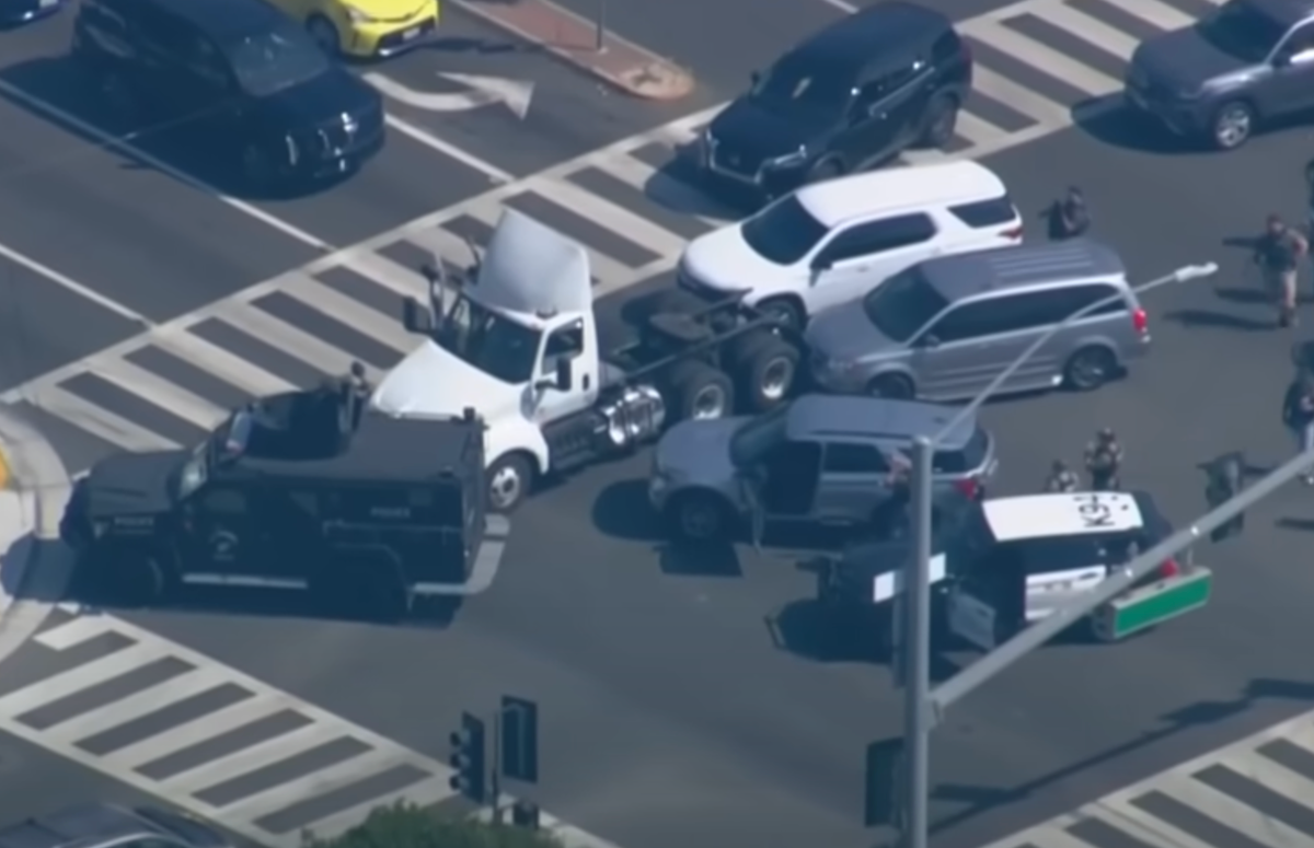 Driver allegedly kidnaps man and leads police on chase through LA in bobtail with fake plates