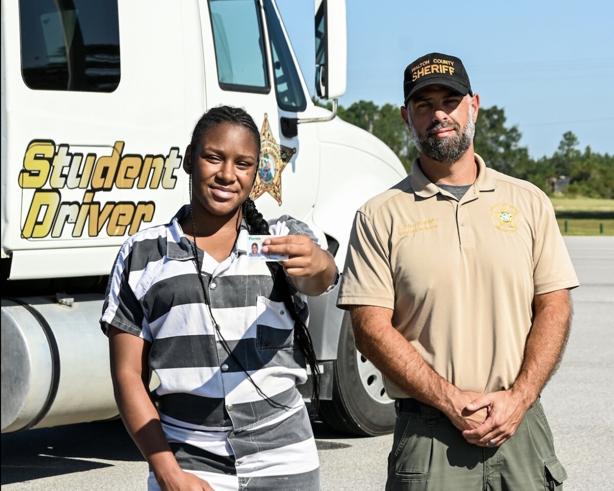 Florida sheriff celebrates first female inmate to graduate from jail’s CDL training program