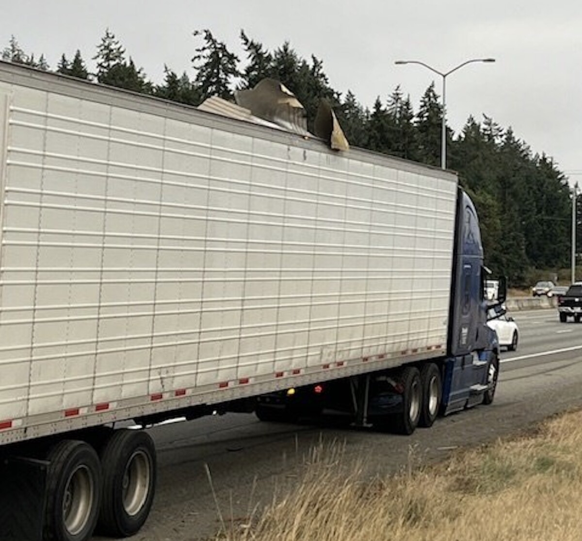 Washington trooper finds serious violations on semi truck traveling on I-5