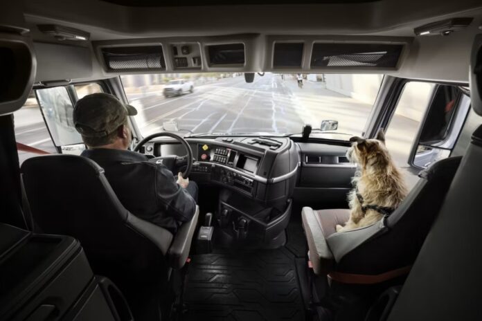 20251027-volvo-trucks-teams-up-with-the-center-for-pet-safety-to-protect
