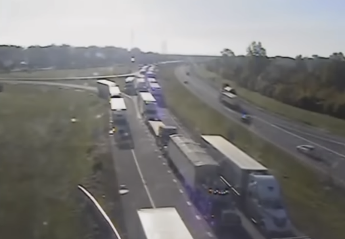 Failed computer system update closes NY/Canada border, halting truck traffic