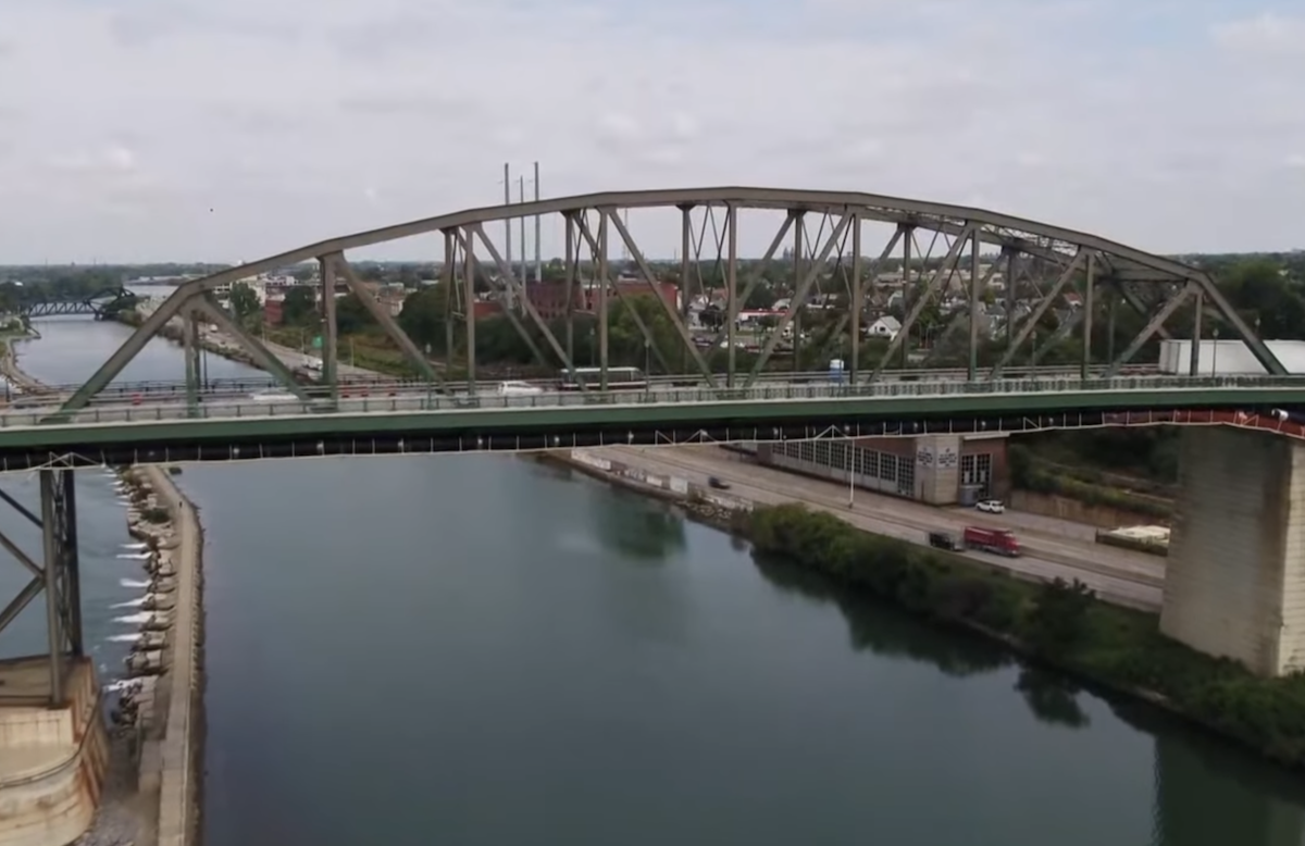 NY trucking leaders seeking traffic flow plan for future Canadian border backups