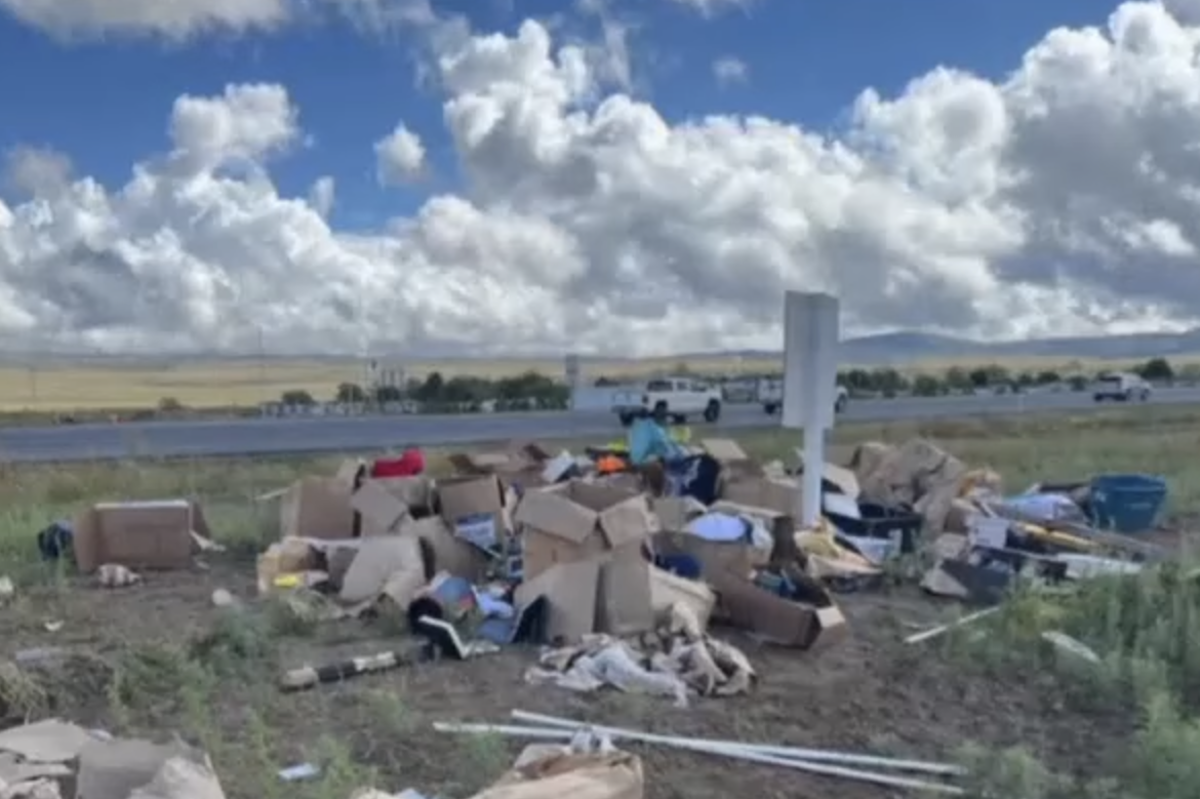 Moving company still demanding final payment for delivery of shipment left on side of road after crash