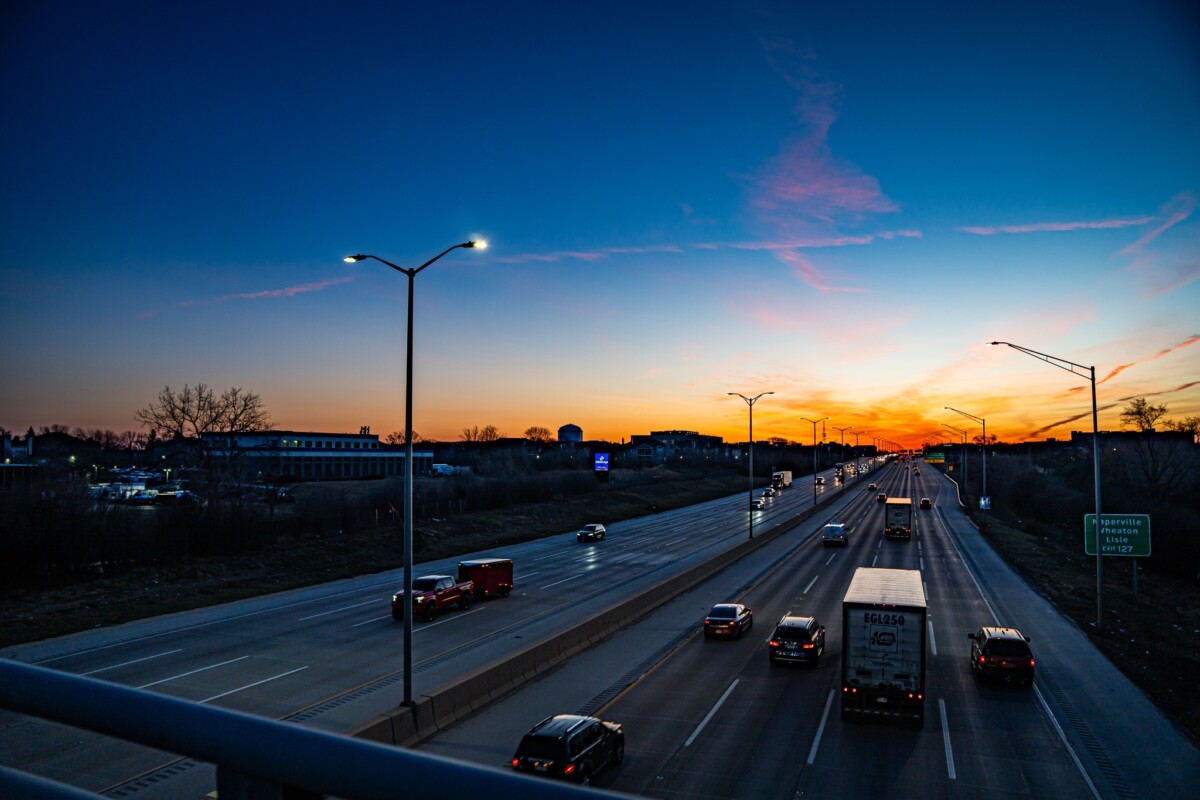 Illinois lawmakers approve 30% toll hike for trucks