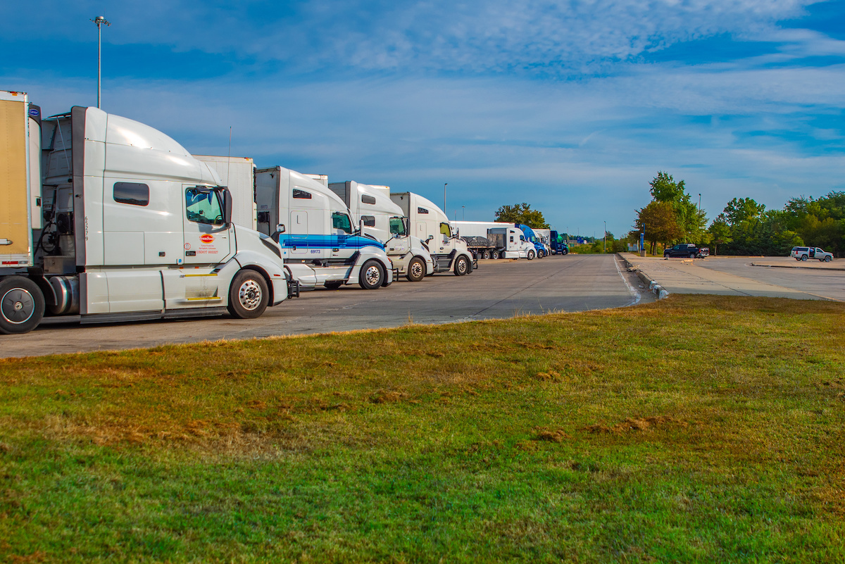 Illinois Rep. claims “outrageous” number of drivers didn’t speak English during her plain clothes tour of truck stops