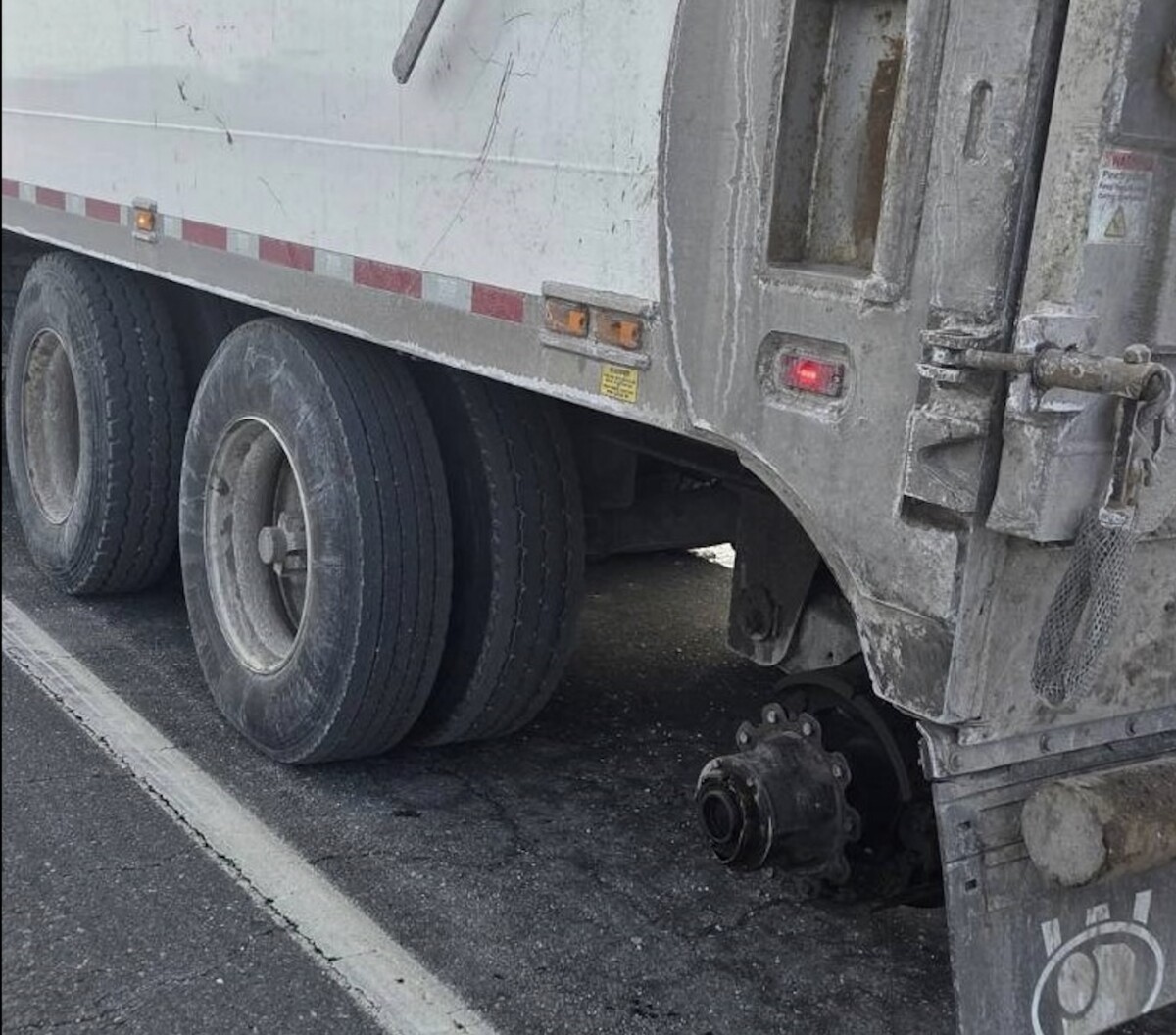 Out-of-service order issued after dual set of semi trailer wheels detached on Ontario highway