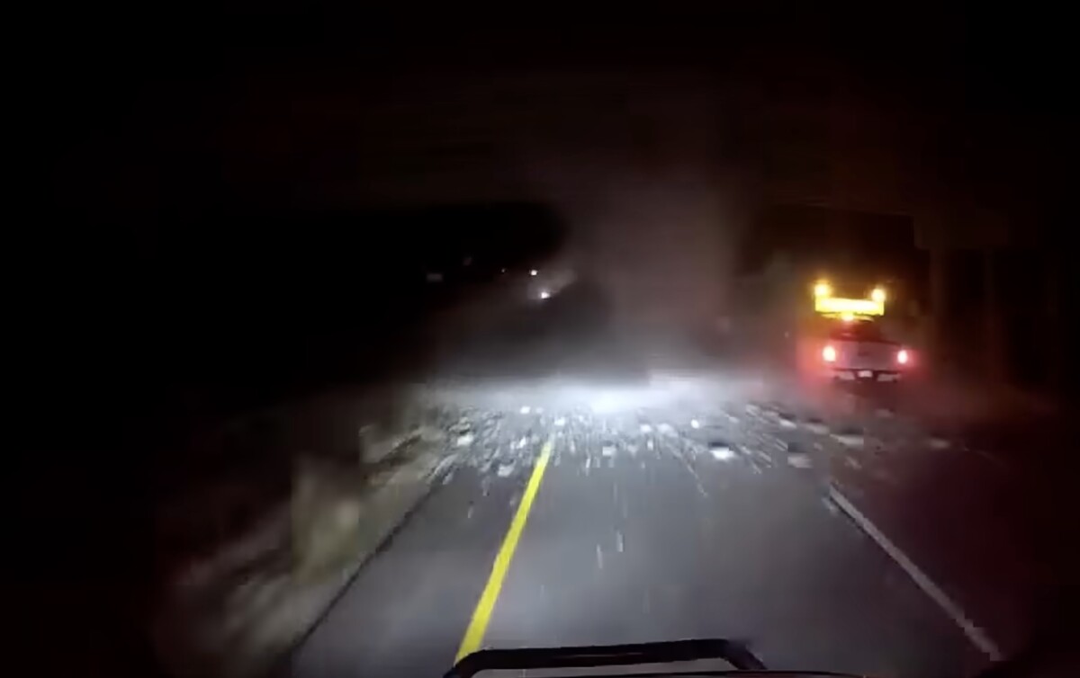 Dash cam shows over-height load striking overpass on I-90 near Cle Elum 