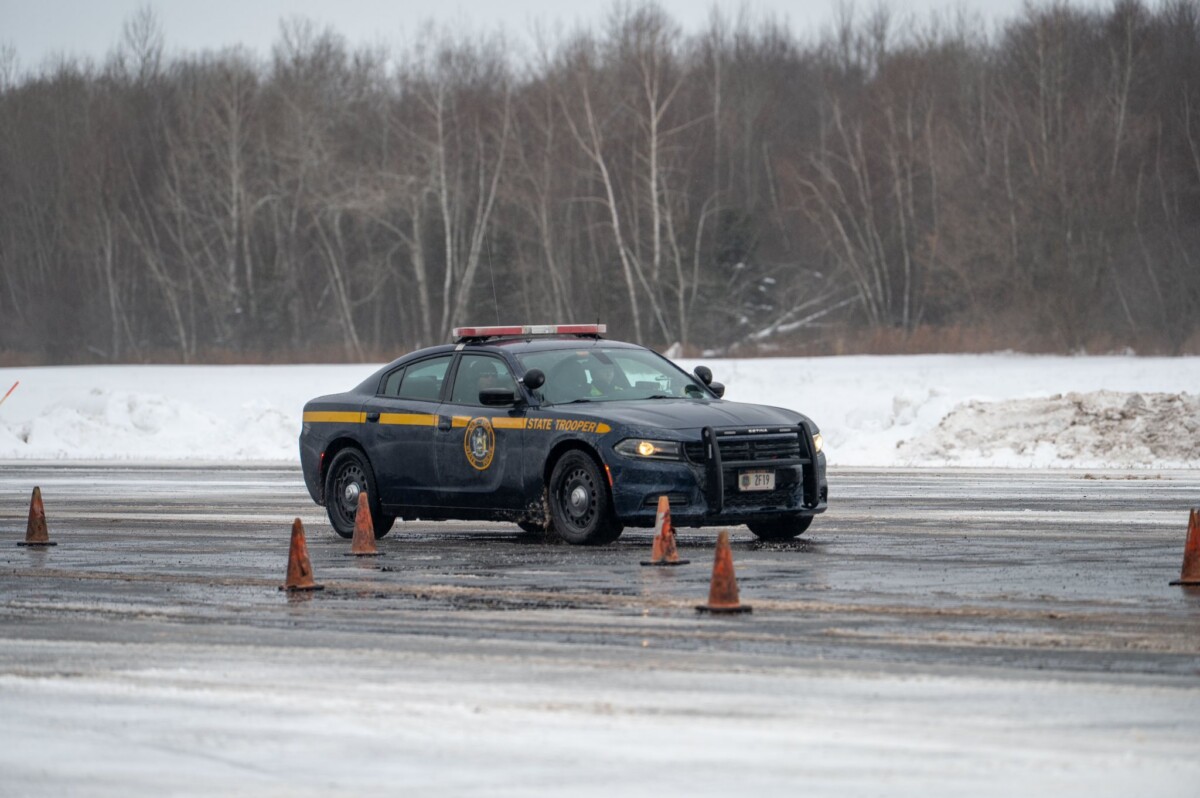 Dozens of commercial vehicle drivers ticketed for avoiding checkpoint on New York State Thruway, troopers say