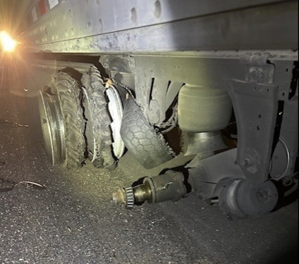 Troopers catch semi truck driving ‘on its rims’ on I-40 in Arizona