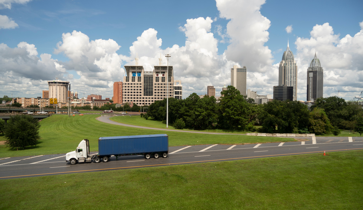 Alabama passes bill requiring foreign CDL holders to have valid work authorization & demonstrate ELP, fines drivers & companies