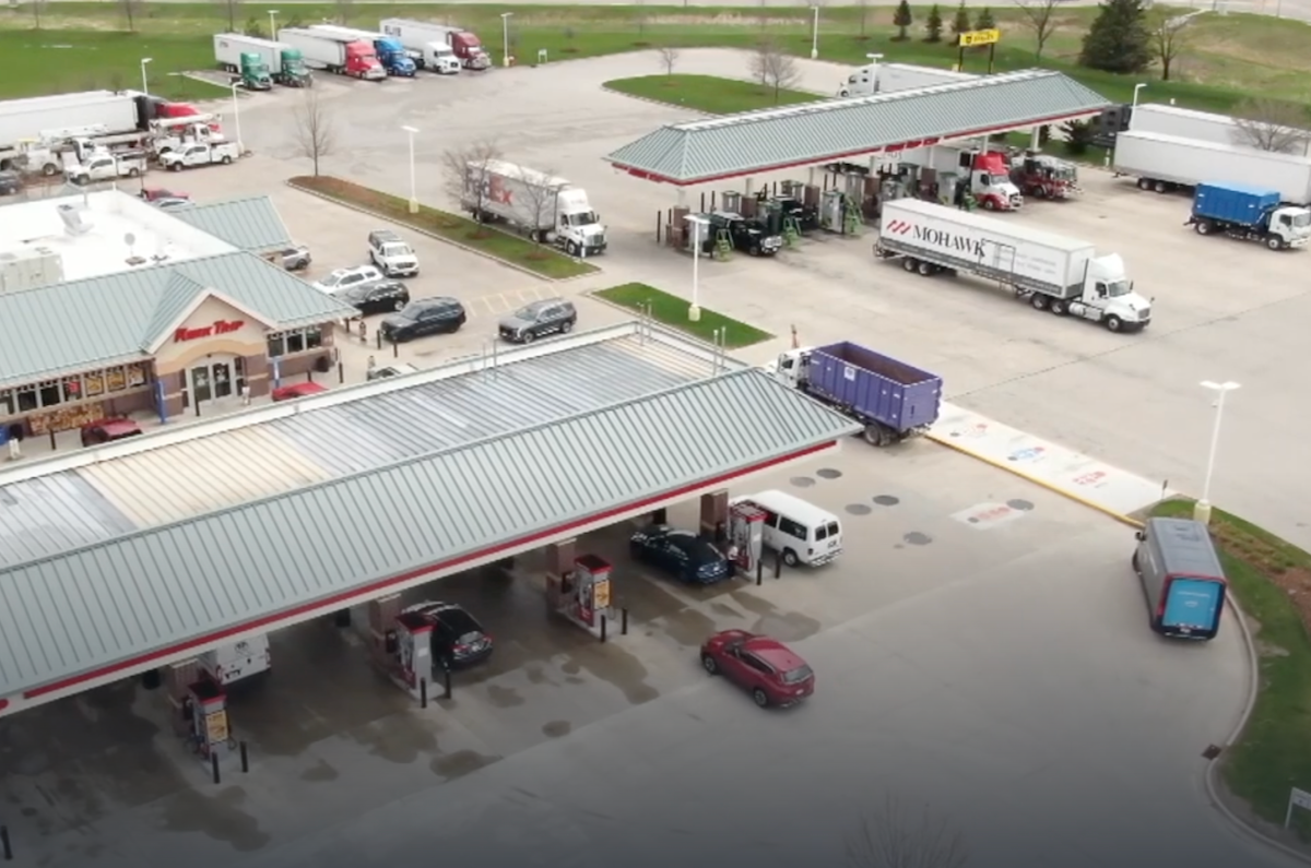 Trucker’s wife starts GoFundMe after unexpected lightning strike death in gas station parking lot