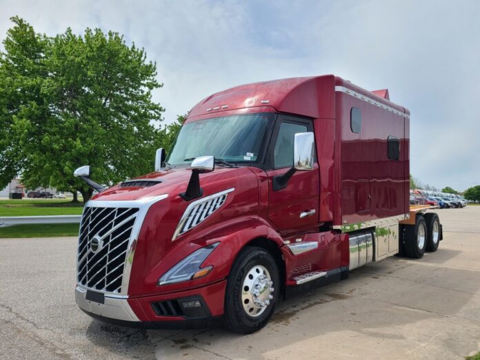 ARI Legacy Sleepers image of recent Volvo VNL300 build