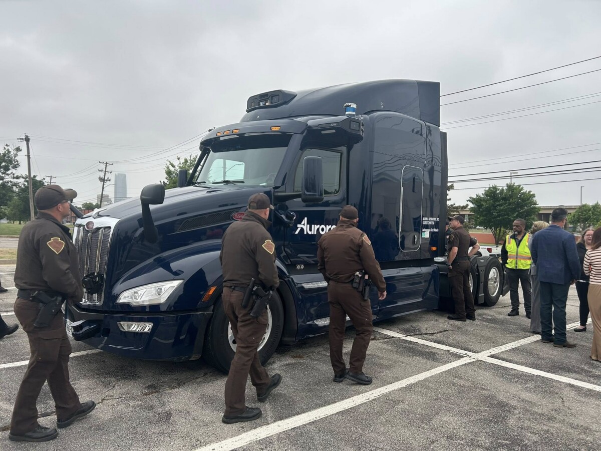 Oklahoma troopers train on how to safely interact with autonomous semi trucks during traffic stops
