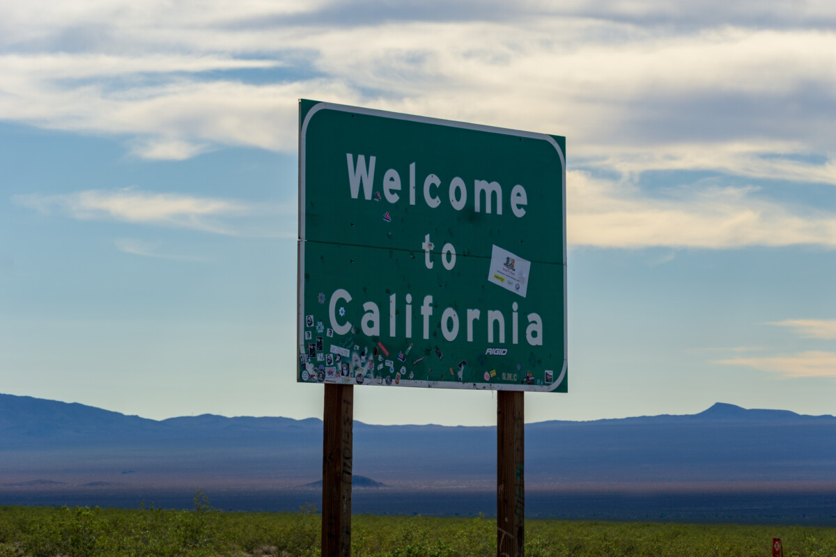 California to hand out $1 billion in rebates to fleets buying electric medium and heavy-duty trucks