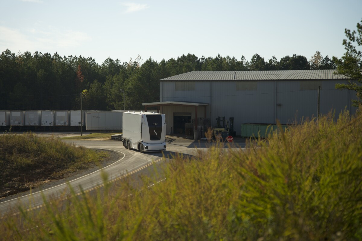 Driverless, cab-less electric trucks to transport cargo between Ohio warehouses this summer