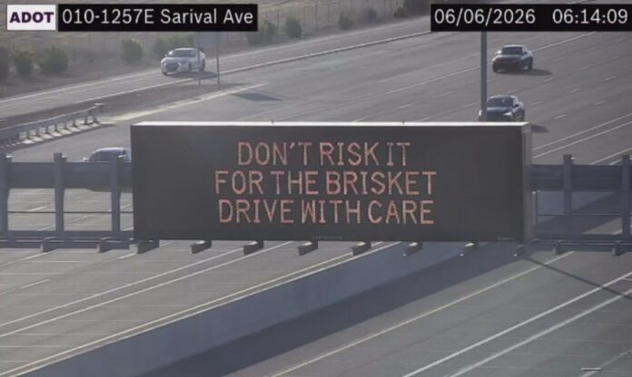ADOT image of highway sign near Buc-ee's in Goodyear