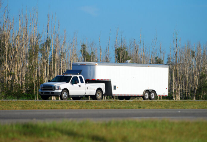 Heavy duty pickup truck and trailer Heavy duty pickup truck and trailer