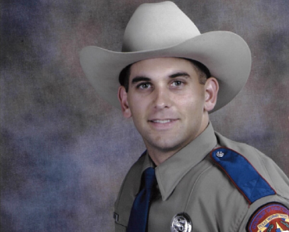 Trooper suffers major facial injuries while conducting roadside commercial vehicle inspection in Texas