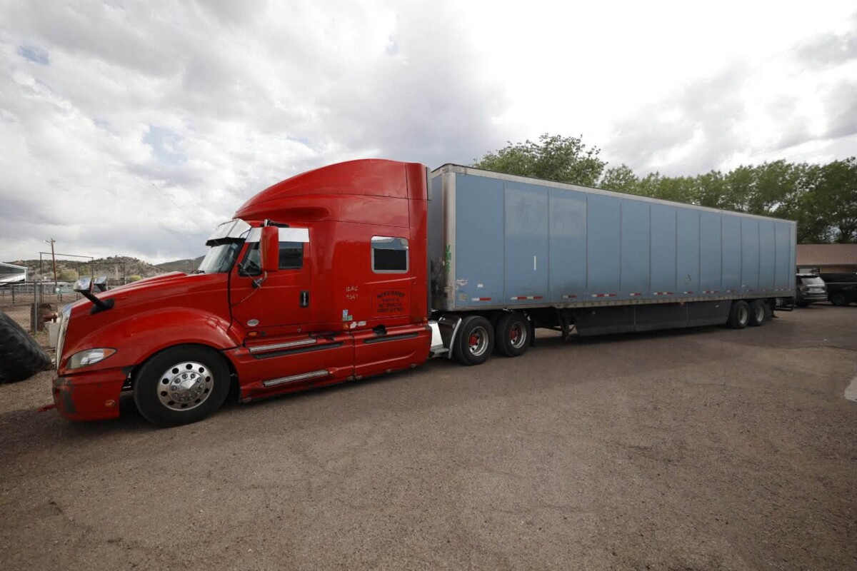 Arizona authorities find 37 pounds of methamphetamine during I-40 semi truck traffic stop