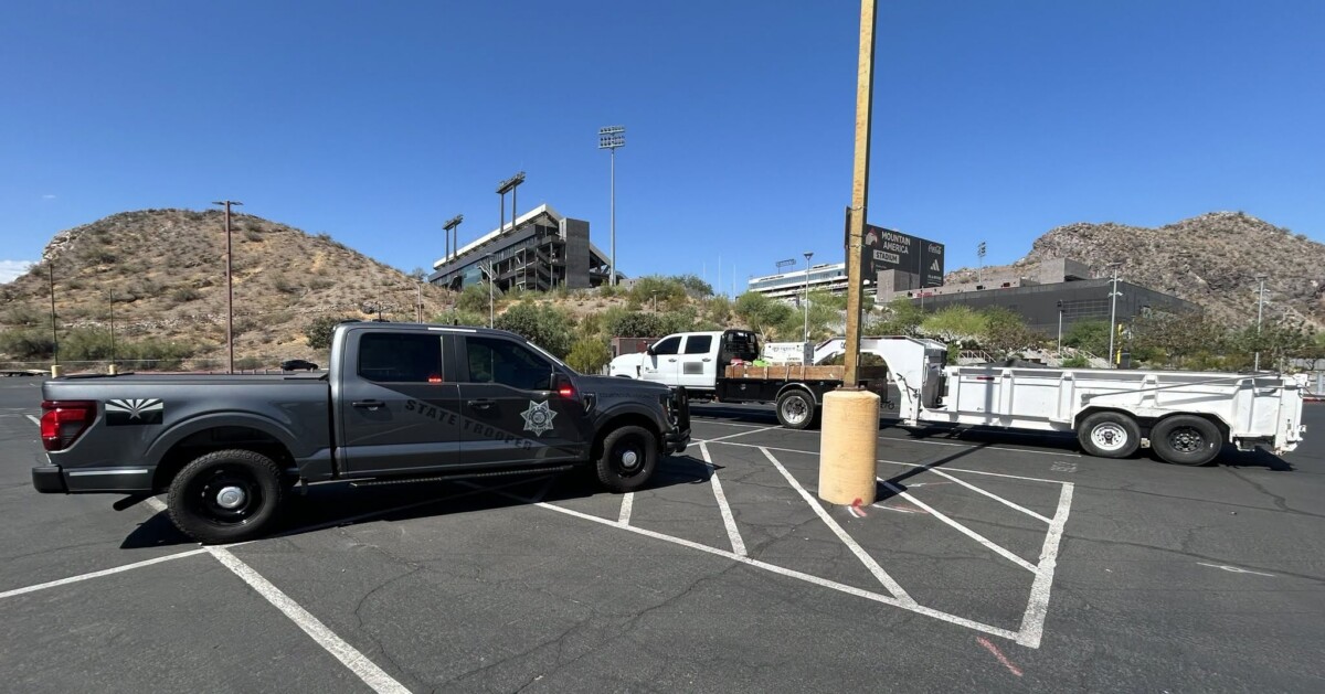 Pickup driver hauling dirt ordered off the road for  no CDL, med card, or trailer brakes, Arizona DPS says