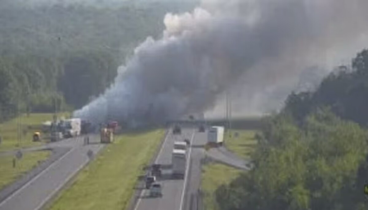Pennsylvania trooper fatally struck while performing roadside commercial vehicle inspection on I-81