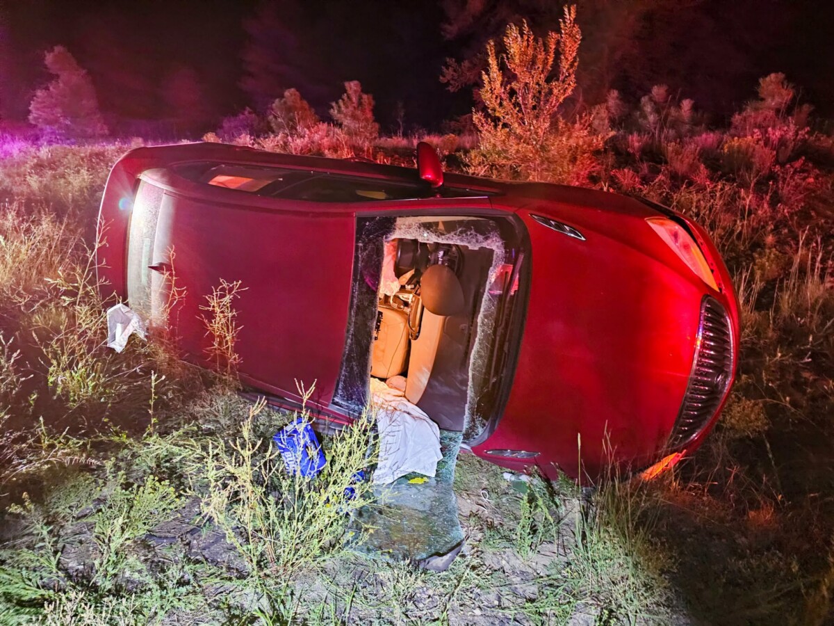 CDL holder driving car arrested for ‘extreme DUI’ after colliding with parked semi truck along I-40 in Arizona