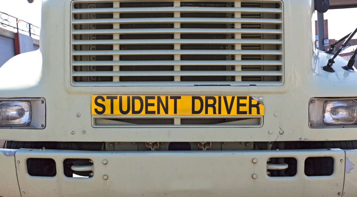USDOT shuts down 110 CDL schools for English proficiency violations