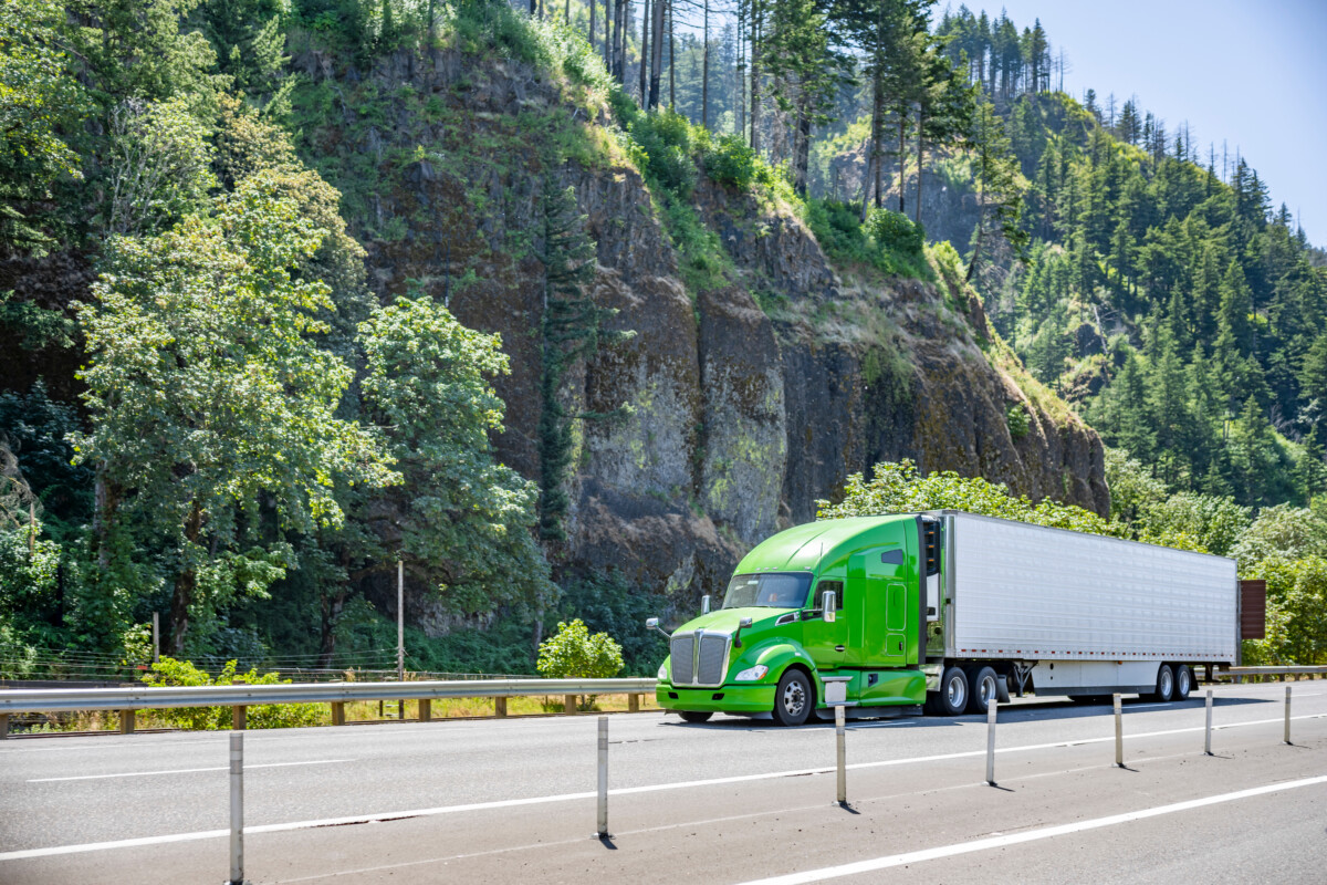 FMCSA revokes 5 ELDs, giving truckers a 60-day deadline to replace with compliant devices