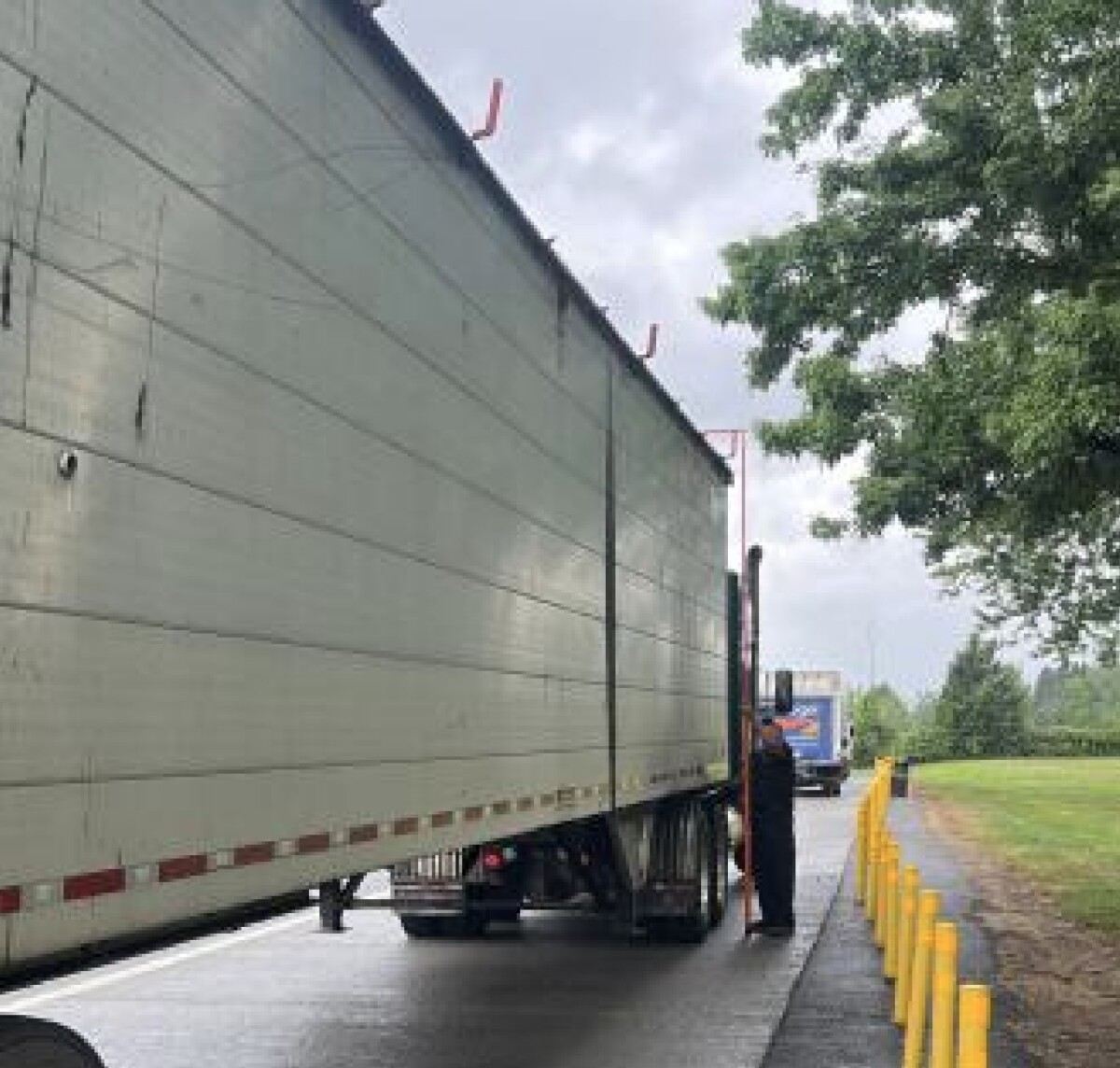 Troopers issued 996 violations during commercial vehicle crackdown on New York State Thruway