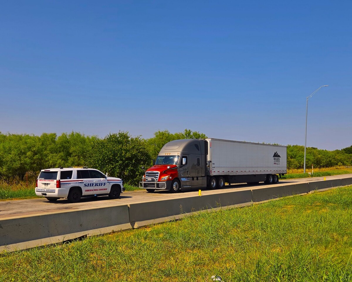 Fourteen arrested for immigration violations during ICE commercial vehicle operation in Texas
