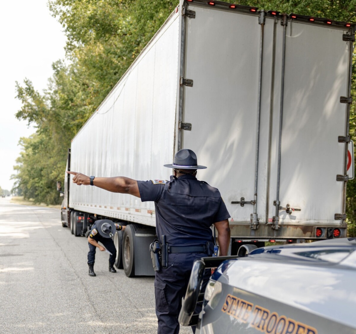 Alabama Governor touts 561 ICE arrests and 1,022 ELP violations issued during commercial vehicle enforcement details